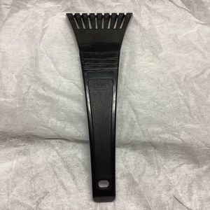 $1 Bundled * Hoppy Black Ice Snow Scraper